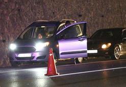 Otoyolda akılalmaz kaza! Otomobilin savurduğu taş otobüsteki yolcuyu yaraladı