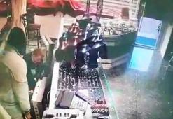 Bursa'da kuyumcu soydu, altın sayarken böyle yakalandı