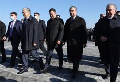 Türk liderler cuma namazını Fatin Rüştü Zorlu Camisi'nde kıldı