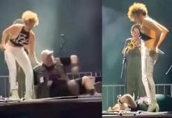 Dünyaca ünlü şarkıcı Sophia Urista şoke etti! "Özür dilerim!"