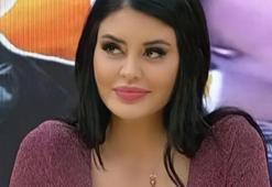 Ebru Polat, dekolteli kostümüyle sosyal medyayı salladı!