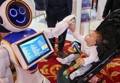 Konya'da üretilen insansı robotlar fuarın gözdesi oldu