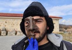 Antik kentteki kazıda, Roma askerlerinin kullandığı demir maske bulundu
