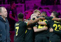 Haller Haaland'ın rekorunu kırdı tribünler Sergen Yalçın diye tezahürat yaptı! Beşiktaş Ajax'a kaybetti Larin ve Alex Teixeira sosyal medyayı ayağa kaldırdı