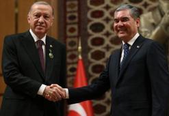 Cumhurbaşkanı Erdoğan Türkmenistan'da! Tarihi imzalar atıldı...