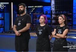 Masterchef'te elenen isim belli oldu! İsmini duyunca şoke oldu: Safanur, Araz ve Pelin...