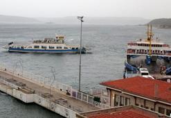 Feribot seferlerine fırtına iptali