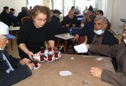 Gelin geldiği mahallede 'kahveci hanım ağa' oldu