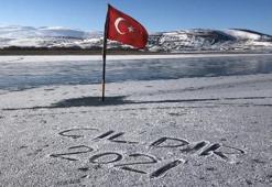 Çıldır Gölü buz tuttu
