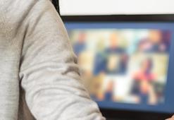 Uygulama üzerinden tek seferde 900 kişiyi kovdu! O patrona tepki yağdı