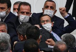 Meclis karıştı! AK Partili ve CHP'li vekiller arasında yumruklu kavga