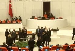 Meclis'te 'el hareketi' ve 'küfür' gerginliği!