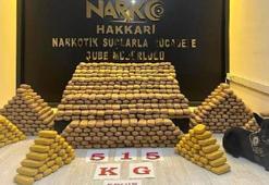 Hakkari'de, arazide çuvallar içinde 515 kilo eroin ele geçirildi