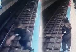 Metrodaki mucize kurtuluş, trenin altından yürüyerek çıktı