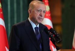 Cumhurbaşkanı Erdoğan, anne ve babasının kabirlerini ziyaret etti