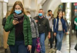 Ruslar QR kodu olmadan sosyal alanlara giremeyecek