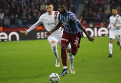 Süper Lig'de lider Trabzonspor Hatayspor'u 2 golle geçti.