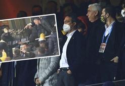 Fenerbahçe - Beşiktaş maçında olay! Ali Koç'a patlamış mısır fırlatıldı tribünler karıştı!