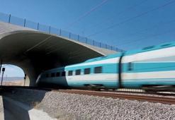 Ulaştırma Bakanı Karaismailoğlu: Dünyada YHT hattı üzerine ilk ekolojik köprüyü inşa ettik