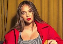 Sosyal medya fenomenine ‘Müstehcenlik’ten hapis cezası! İç çamaşırlarıyla...