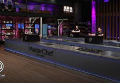 MasterChef’te kim elendi? 26 Aralık MasterChef’te elenen isim belli oldu! Şok oylama, kimse beklemiyordu! Mert, Hasan ve Burcu...