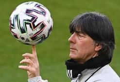 Joachim Löw teknik direktör İsmail Kartal yardımcı antrenör