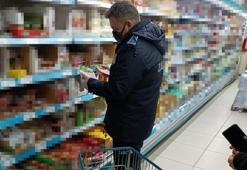Zincir markette tarihi geçmiş ürün zabıtanın gözünden kaçmadı