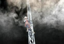 Yılbaşına 1 metre kar ve eksi 17 derece soğukta arıza gidererek girdiler
