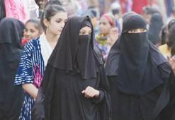 Müslüman kadınları satışa çıkardılar! İğrenç olay