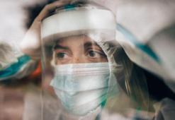 Omicron nasıl bulaşıyor? Omicron belirtileri ne? Omicron varyantı kaç gün sürer?