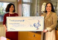 Milli Piyango özel yılbaşı çekilişinde 30 milyon TL ikramiye kazanan talihli çekini teslim aldı!