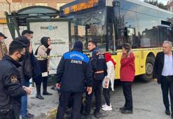 İETT otobüsü, durağa çarptı!