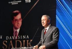 Bakan Akar'dan Yunanistan tepkisi: 'Kuzu postuna bürünerek mağdur imajı veriyor'