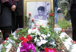 Metin Göktepe mezarı başında anıldı