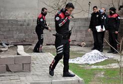 Eski polis memuru evinin bahçesinde ölü bulundu