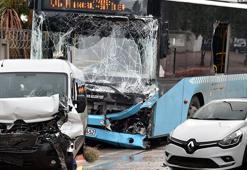 Özel halk otobüsü 9 araca çarptı! Çok sayıda yaralı var
