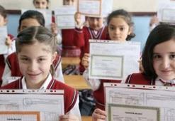 Karne görüşleri örnekleri! 2022 Lise, ortaokul ve ilkokul öğrencileri için 1. döneme özel güzel kısa ve öz motive edici orijinal karne öğretmen görüşü!