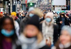 Koronavirüs salgınında korkutan gelişme! Ünlü profesör yeni tarihi duyurdu: Birkaç ay içinde...