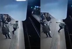 Metro istasyonunda korkunç olay! Kadını raylara böyle itti