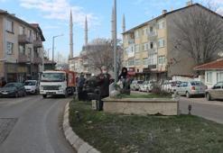 Edirne'de cadde ortasında şaşırtan görüntü! Vatandaşlar dua okuyor