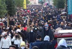 Güneşi gören Taksim’e akın etti