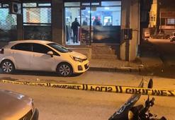 Küçükçekmece'de kahvehaneye silahlı saldırı: 2 yaralı