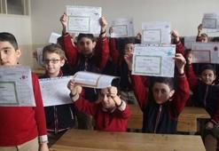 Karne mesajları ile karne günü sözleri 2023! Öğrenciye, toruna, ilk karne alana resimli karne tebrik mesajları ve başarı kutlama mesajları