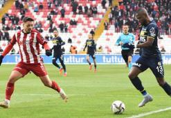 Sivasspor - Fenerbahçe mücadelesinde 2 gol var kazanan yok