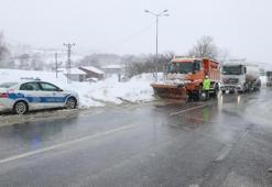 D100 karayolu Bolu Dağı kesimi kar sebebiyle trafiğe kapatıldı
