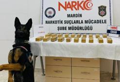 Yedek lastiğin içine gizlenmiş, 10 kilo eroin ele geçirildi