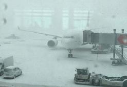 THY, İstanbul Havalimanı'ndan yapacağı tüm uçuşları saat 00.00'a kadar durdurdu