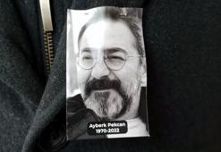 Oyuncu Ayberk Pekcan son yolculuğuna uğurlandı!