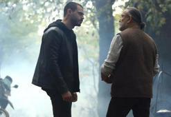 Yalnız Kurt oyuncuları kimler? Komutan, Altay, Esra, Nizam, Viking, Ahmet, Akif karakterleri ve Yalnız Kurt dizisinin oyuncu kadrosu ile isimleri…