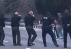 ABD'de kan donduran anlar! 9 polis, silahsız adama kurşun yağdırdı